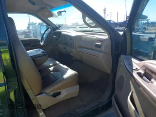 1999 Ford F-350 XL z VIN 1FTSW31F0XEE48747, wystawiony jako IAAI lot #39444054 z przebiegiem 283 371 mil mil oraz . Historia ofert i sprzedaży dostępna na DreamBid. Obrazek 5.