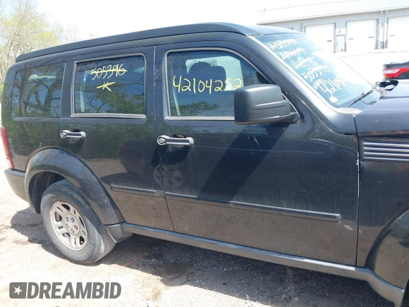 2009 Dodge Nitro SE z VIN 1D8GT28K69W505396, wystawiony jako IAAI lot #42104252 z przebiegiem 144 026 mil mil oraz . Historia ofert i sprzedaży dostępna na DreamBid. Obrazek 13.
