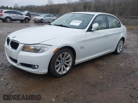 2011 BMW 3 Series 328i xDrive with VIN WBAPK7G53BNN71066, listed as a IAAI auction lot 41944444 with 191,063 mi miles. Bid and sale history available at carsss.com. Image 2.