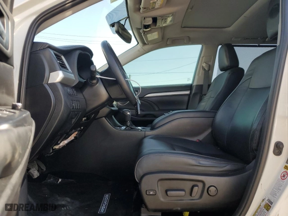 2019 Toyota Highlander SE with VIN 5TDJZRFH3KS943706, listed as a Copart auction lot 51982925 with 62,596 mi miles and Salvage Title. Bid and sale history available at carsss.com. Image 7.