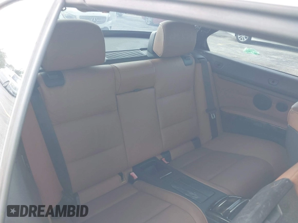 2008 BMW 3 Series 328i с VIN WBAWR33558P150694, выставлен на аукционе IAAI как лот 42838031 с пробегом 106 589 миль миль и . История ставок и продаж доступна на DreamBid. Изображение 8.
