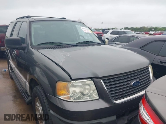 2005 Ford Expedition Special Service with VIN 1FMPU15545LA40791, listed as a IAAI auction lot 41823519 with 156,915 mi miles. Bid and sale history available at carsss.com. Image 1.