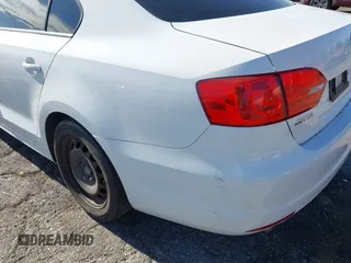2014 Volkswagen Jetta SE с VIN 3VWD17AJ8EM284395, выставлен на аукционе IAAI как лот 42686750 с пробегом 183 600 миль миль и . История ставок и продаж доступна на DreamBid. Изображение 12.