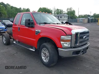 2008 Ford F-250 XL z VIN 1FTSX21548EB81676, wystawiony jako IAAI lot #42440558 z przebiegiem 100 712 mil mil oraz . Historia ofert i sprzedaży dostępna na DreamBid. Obrazek 1.