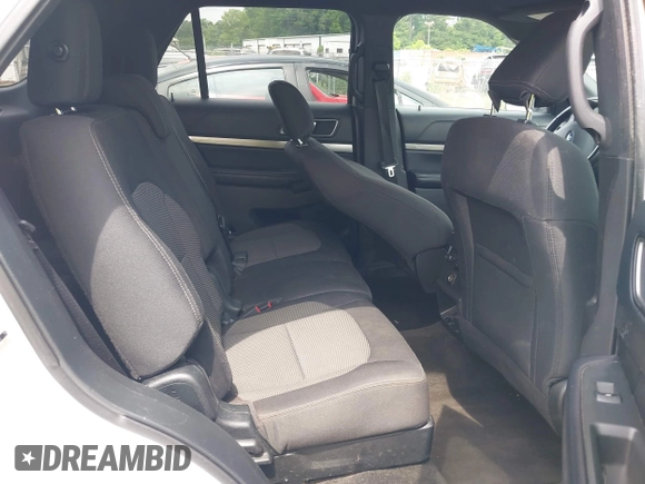 2018 Ford Explorer XLT z VIN 1FM5K7D8XJGA91825, wystawiony jako IAAI lot #42387991 z przebiegiem Nie podano mil oraz . Historia ofert i sprzedaży dostępna na DreamBid. Obrazek 8.
