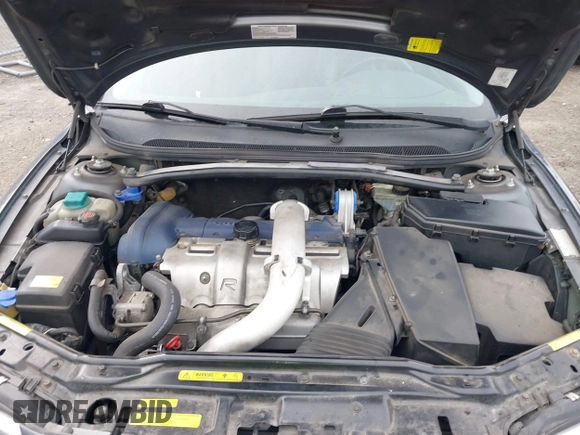 2004 Volvo S60 R with VIN YV1RH52Y342355653, listed as a IAAI auction lot 41831546 with 220,399 mi miles. Bid and sale history available at carsss.com. Image 10.