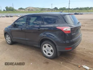 2017 Ford Escape S z VIN 1FMCU0F78HUE91357, wystawiony jako Copart lot #62545785 z przebiegiem 55 002 mil mil oraz Szkoda całkowita • Salvage title. Historia ofert i sprzedaży dostępna na DreamBid. Obrazek 2.