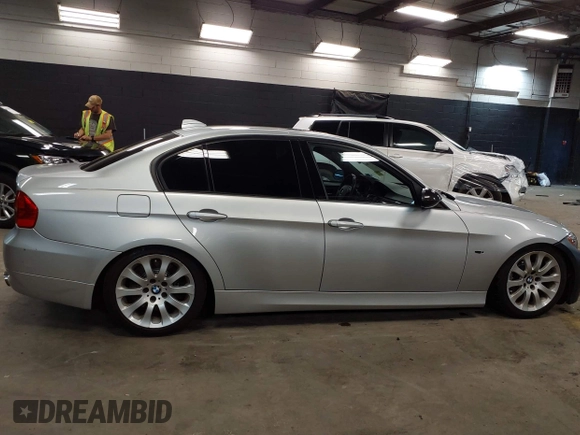 2007 BMW 3 Series 335i with VIN WBAVB73567P101199, listed as a IAAI auction lot 42376366 with 76,839 mi miles and . Bid and sale history available at DreamBid. Image 14.