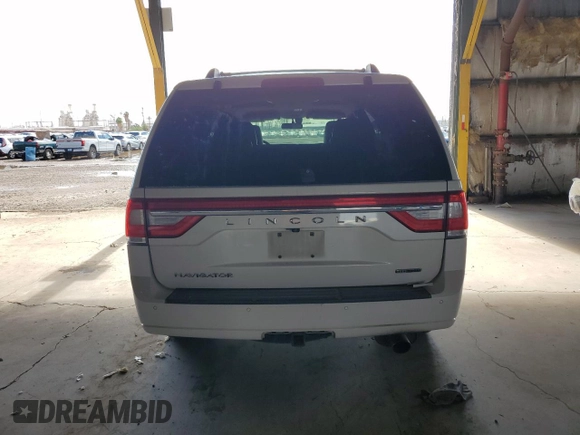 2015 Lincoln Navigator z VIN 5LMJJ2HT1FEJ07011, wystawiony jako Copart lot #59206875 z przebiegiem 251 474 mil mil oraz Czysty tytuł • Clean title. Historia ofert i sprzedaży dostępna na DreamBid. Obrazek 6.