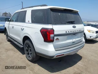 2023 Ford Expedition Timberline with VIN 1FMJU1RGXPEA34504, listed as a IAAI auction lot 42583531 with 18,986 mi miles and . Bid and sale history available at DreamBid. Image 3.