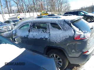2019 Jeep Cherokee Latitude Plus with VIN 1C4PJMLB9KD469308, listed as a IAAI auction lot 41590025 with 46,676 mi miles. Bid and sale history available at carsss.com. Image 14.