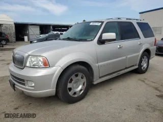 2006 Lincoln Navigator Luxury with VIN 5LMFU285X6LJ16221, listed as a Copart auction lot 48635145 with 196,230 mi miles and Clean Title. Bid and sale history available at carsss.com. Image 1.