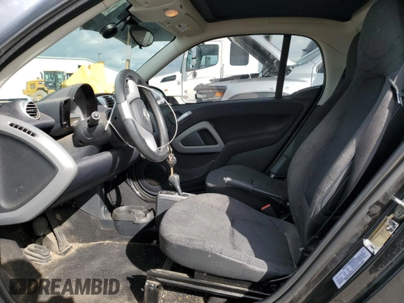 2012 Smart fortwo Pure z VIN WMEEJ3BA2CK549445, wystawiony jako Copart lot #48352495 z przebiegiem 53 406 mil mil oraz Tytuł czysty. Historia ofert i sprzedaży dostępna na DreamBid. Obrazek 7.