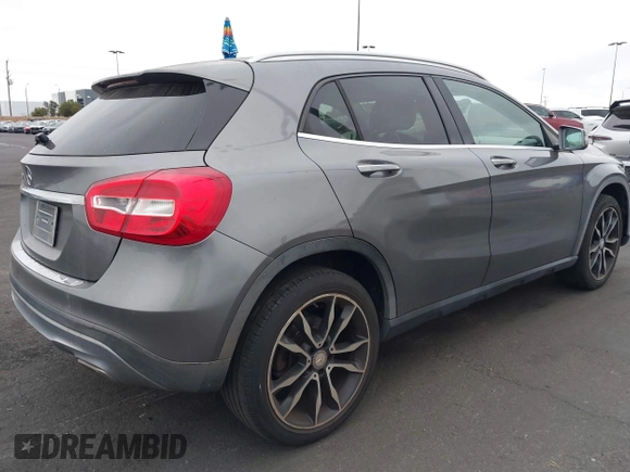 2016 Mercedes-Benz GLA 250 z VIN WDCTG4EB3GJ220886, wystawiony jako IAAI lot #42099790 z przebiegiem 131 012 mil mil oraz . Historia ofert i sprzedaży dostępna na DreamBid. Obrazek 4.