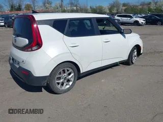 2020 Kia Soul S with VIN KNDJ23AUXL7003727, listed as a IAAI auction lot 41985634 with 69,457 mi miles and . Bid and sale history available at DreamBid. Image 4.
