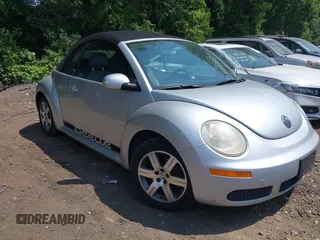 2006 Volkswagen Beetle z VIN 3VWRG31Y36M319727, wystawiony jako IAAI lot #42845632 z przebiegiem 103 808 mil mil oraz . Historia ofert i sprzedaży dostępna na DreamBid. Obrazek 1.