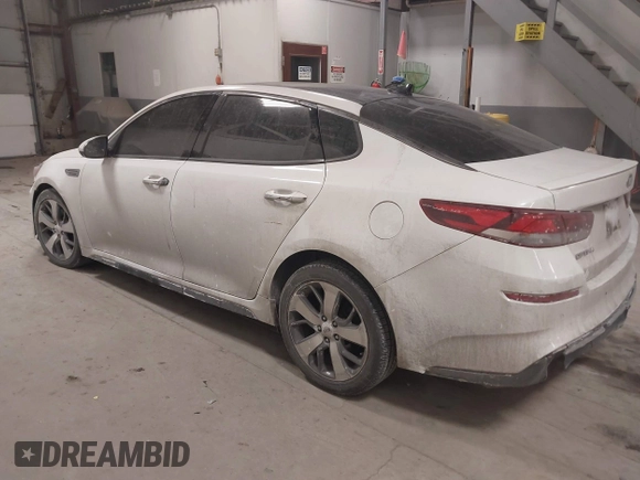 2019 Kia Optima LX with VIN 5XXGT4L39KG280666, listed as a IAAI auction lot 41436121 with 121,531 mi miles. Bid and sale history available at carsss.com. Image 3.