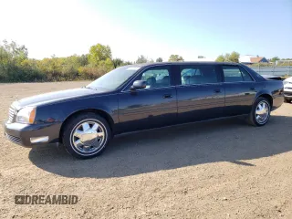 2000 Cadillac DeVille Limousine z VIN 1GEEH90Y3YU550846, wystawiony jako Copart lot #72502184 z przebiegiem 26 320 mil mil oraz Szkoda całkowita • Salvage title. Historia ofert i sprzedaży dostępna na DreamBid. Obrazek 1.