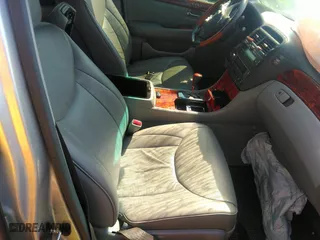 2005 Lexus LS 430 with VIN JTHBN36F955001986, listed as a IAAI auction lot 34319638 with 102,516 mi miles. Bid and sale history available at carsss.com. Image 5.