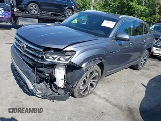 2020 Volkswagen Atlas SEL Premium z VIN 1V2NE2CA0LC224717, wystawiony jako IAAI lot #42151750 z przebiegiem 47 544 mil mil oraz . Historia ofert i sprzedaży dostępna na DreamBid. Obrazek 2.