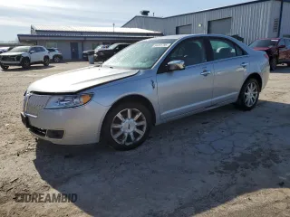 2010 Lincoln MKZ z VIN 3LNHL2GC7AR601053, wystawiony jako Copart lot #54455795 z przebiegiem 176 451 mil mil oraz Szkoda całkowita • Salvage title. Historia ofert i sprzedaży dostępna na DreamBid. Obrazek 1.
