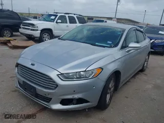 2016 Ford Fusion SE with VIN 3FA6P0H76GR146457, listed as a IAAI auction lot 41951167 with 220,041 mi miles. Bid and sale history available at carsss.com. Image 6.