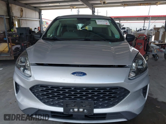 2020 Ford Escape S z VIN 1FMCU0F64LUC03656, wystawiony jako IAAI lot #42415638 z przebiegiem 96 759 mil mil oraz . Historia ofert i sprzedaży dostępna na DreamBid. Obrazek 12.