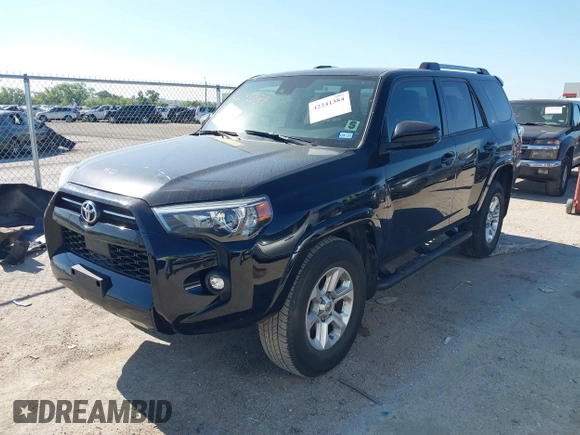 2021 Toyota 4Runner SR5 with VIN JTEEU5JR7M5242390, listed as a IAAI auction lot 42241384 with 43,695 mi miles and . Bid and sale history available at DreamBid. Image 2.
