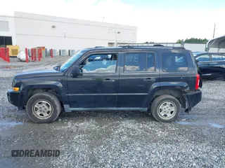 2009 Jeep Patriot Sport z VIN 1J4FT28A99D194991, wystawiony jako IAAI lot #42240537 z przebiegiem 213 517 mil mil oraz . Historia ofert i sprzedaży dostępna na DreamBid. Obrazek 14.