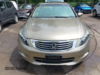 2008 Honda Accord EX z VIN 1HGCP36788A015562, wystawiony jako IAAI lot #42449058 z przebiegiem 234 155 mil mil oraz . Historia ofert i sprzedaży dostępna na DreamBid. Obrazek 12.