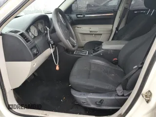 2005 Chrysler 300 300 z VIN 2C3JA43R35H175126, wystawiony jako Copart lot #58218305 z przebiegiem 167 612 mil mil oraz Szkoda całkowita • Salvage title. Historia ofert i sprzedaży dostępna na DreamBid. Obrazek 7.