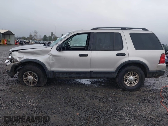 2003 Ford Explorer XLT z VIN 1FMZU73W13ZA42256, wystawiony jako IAAI lot #41234031 z przebiegiem Nie podano mil oraz . Historia ofert i sprzedaży dostępna na DreamBid. Obrazek 14.