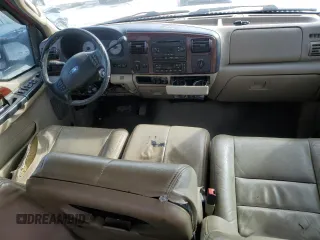 2006 Ford F-350 XL z VIN 1FTWW31PX6ED25708, wystawiony jako Copart lot #45972105 z przebiegiem 253 961 mil mil oraz Szkoda całkowita • Salvage title. Historia ofert i sprzedaży dostępna na DreamBid. Obrazek 8.