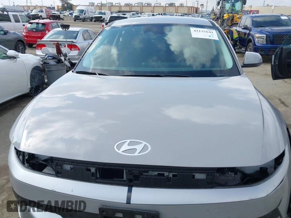 2025 Hyundai Ioniq 5 z VIN 7YAKM4DA8SY002745, wystawiony jako IAAI lot #42135641 z przebiegiem 686 mil mil oraz . Historia ofert i sprzedaży dostępna na DreamBid. Obrazek 13.