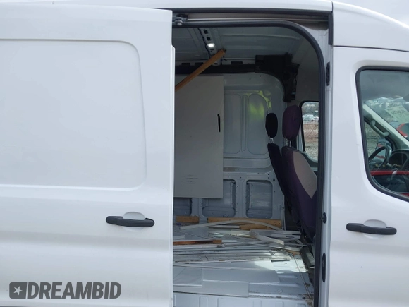 2021 Ford Transit Cargo с VIN 1FTBR2C81MKA02605, выставлен на аукционе IAAI как лот 41804703 с пробегом 94 481 миль миль и . История ставок и продаж доступна на DreamBid. Изображение 8.