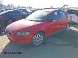 2004 Volvo S40 z VIN YV1MS382542020929, wystawiony jako IAAI lot #41601849 z przebiegiem 87 446 mil mil oraz . Historia ofert i sprzedaży dostępna na DreamBid. Obrazek 2.