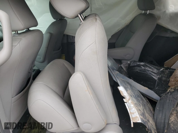 2015 Toyota Sienna XLE с VIN 5TDYK3DC1FS541180, выставлен на аукционе Copart как лот 59078585 с пробегом 94 014 миль миль и Списание • Salvage title. История ставок и продаж доступна на DreamBid. Изображение 11.