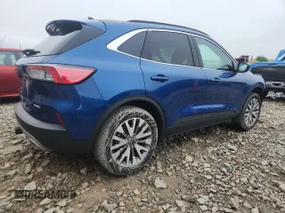 2022 Ford Escape Titanium with VIN 1FMCU9J97NUB05438, listed as a Copart auction lot 62132125 with 35,385 mi miles and Salvage title. Bid and sale history available at DreamBid. Image 3.