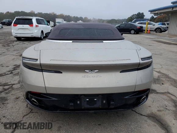 2020 Aston Martin DB11 z VIN SCFRMFCW5LGM08456, wystawiony jako Copart lot #78863454 z przebiegiem Nie podano mil oraz Szkoda całkowita • Salvage title. Historia ofert i sprzedaży dostępna na DreamBid. Obrazek 6.