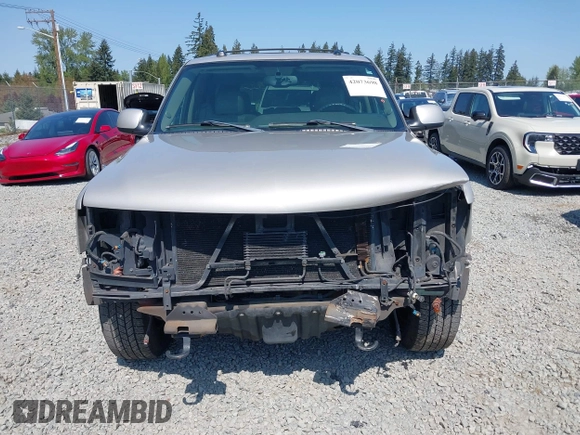 2004 Chevrolet Tahoe LS with VIN 1GNEK13Z84J232031, listed as a IAAI auction lot 42073698 with 193,889 mi miles. Bid and sale history available at carsss.com. Image 6.
