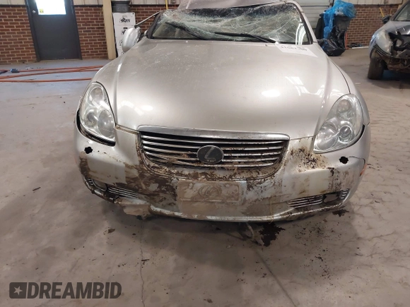 2002 Lexus SC with VIN JTHFN48Y320027045, listed as a IAAI auction lot 41681700 with 167,108 mi miles. Bid and sale history available at carsss.com. Image 6.
