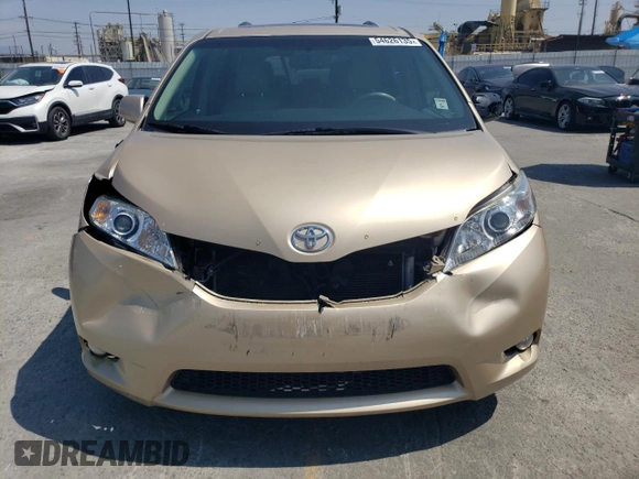 2013 Toyota Sienna XLE AAS с VIN 5TDYK3DC6DS322289, выставлен на аукционе Copart как лот 54626135 с пробегом 131 203 миль миль и Списание • Salvage title. История ставок и продаж доступна на DreamBid. Изображение 5.