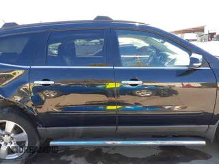 2011 Chevrolet Traverse 1LT z VIN 1GNKRGED3BJ373931, wystawiony jako IAAI lot #40876388 z przebiegiem 234 394 mil mil oraz . Historia ofert i sprzedaży dostępna na DreamBid. Obrazek 13.