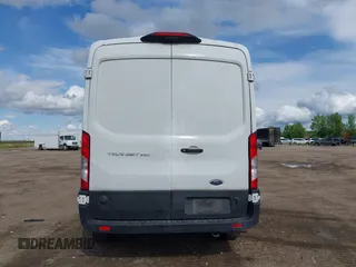 2024 Ford Transit Cargo z VIN 1FTBR1C84RKA32473, wystawiony jako IAAI lot #42438142 z przebiegiem 40 817 mil mil oraz . Historia ofert i sprzedaży dostępna na DreamBid. Obrazek 17.