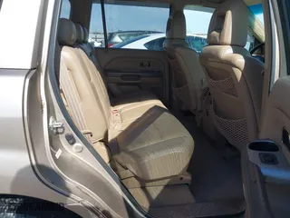 2004 Honda Pilot EX with VIN 2HKYF18574H578967, listed as a IAAI auction lot 41622715 with 150,803 mi miles. Bid and sale history available at carsss.com. Image 8.