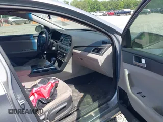 2015 Hyundai Sonata SE with VIN 5NPE24AF8FH118366, listed as a IAAI auction lot 42086388 with 179,499 mi miles and . Bid and sale history available at carsss.com. Image 5.