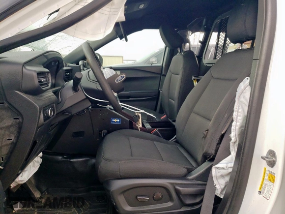 2023 Ford Police Interceptor Utility z VIN 1FM5K8AB3PGB37879, wystawiony jako Copart lot #57161555 z przebiegiem Nie podano mil oraz Szkoda całkowita • Salvage title. Historia ofert i sprzedaży dostępna na DreamBid. Obrazek 7.