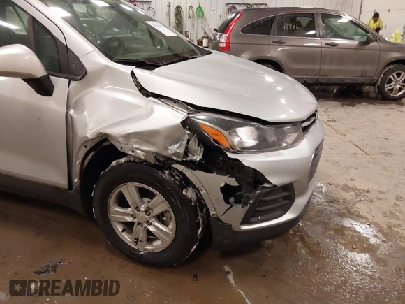 2019 Chevrolet Trax LS with VIN 3GNCJKSB7KL273602, listed as a IAAI auction lot 41391193 with 50,280 mi miles. Bid and sale history available at carsss.com. Image 6.