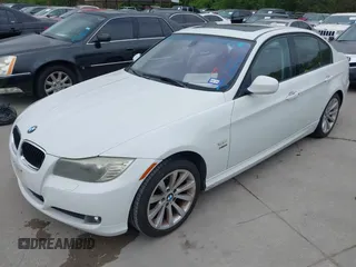 2011 BMW 3 Series 328i xDrive with VIN WBAPK5C53BA995204, listed as a IAAI auction lot 41940438 with 160,879 mi miles. Bid and sale history available at carsss.com. Image 2.