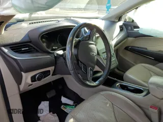 2018 Lincoln MKC Reserve with VIN 5LMCJ3C96JUL00344, listed as a Copart auction lot 88991995 with Not provided miles and Salvage title. Bid and sale history available at DreamBid. Image 8.